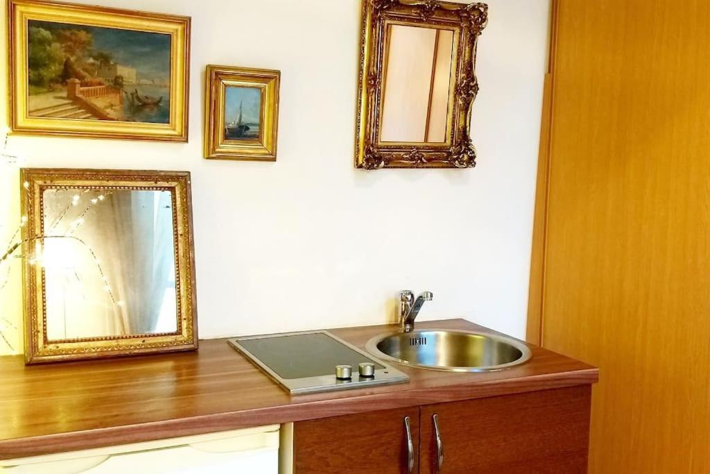 Small Luxurious Room In The Heart Of Saint Germain Paris Exteriör bild