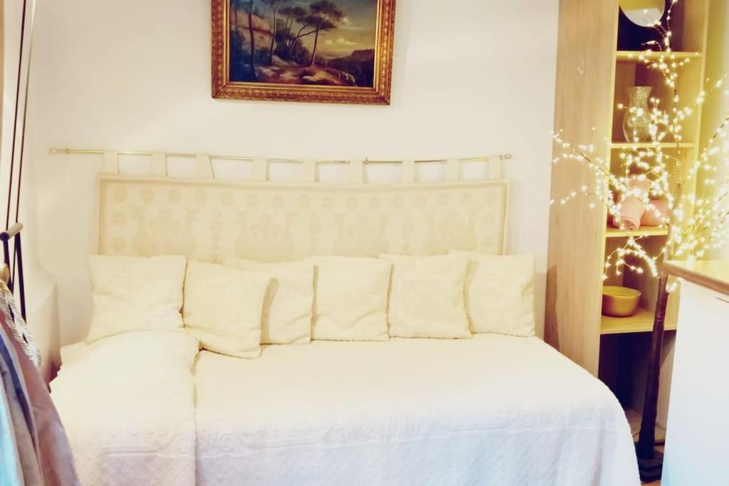 Small Luxurious Room In The Heart Of Saint Germain Paris Exteriör bild